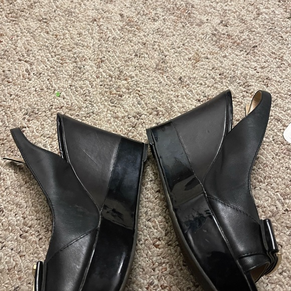 Tommy Hilfiger leather  wedge Heels size 8.5M - Picture 3 of 4